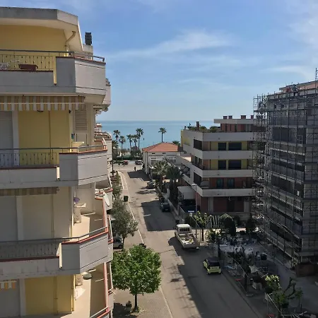 Appartamento Vista Mare Con Spiaggia E Piscina Alba Adriatica Exterior foto