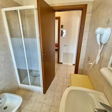 Appartamento Vista Mare Con Spiaggia E Piscina Alba Adriatica Exterior foto