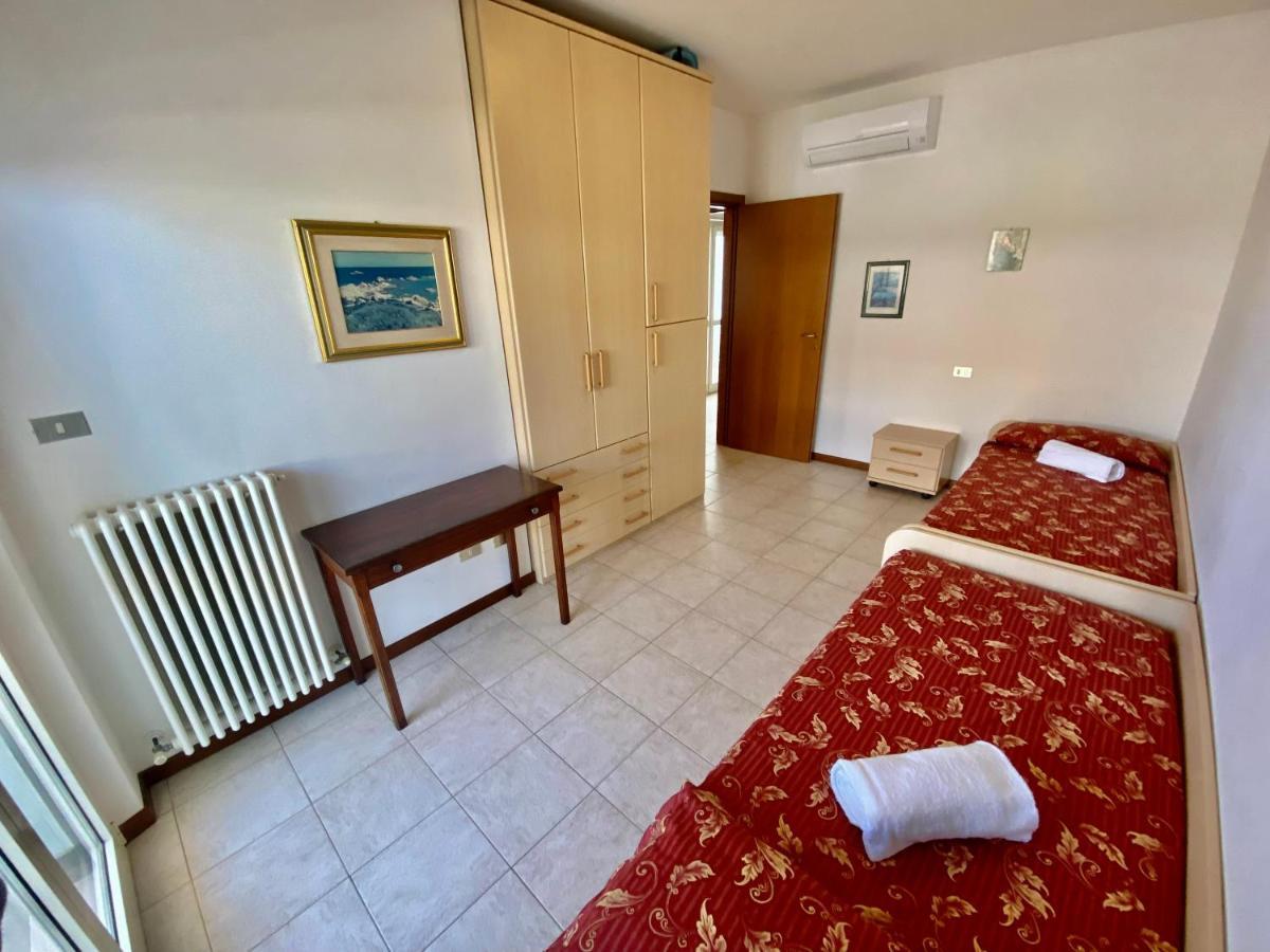 Apartment Vista Mare Con E Piscina