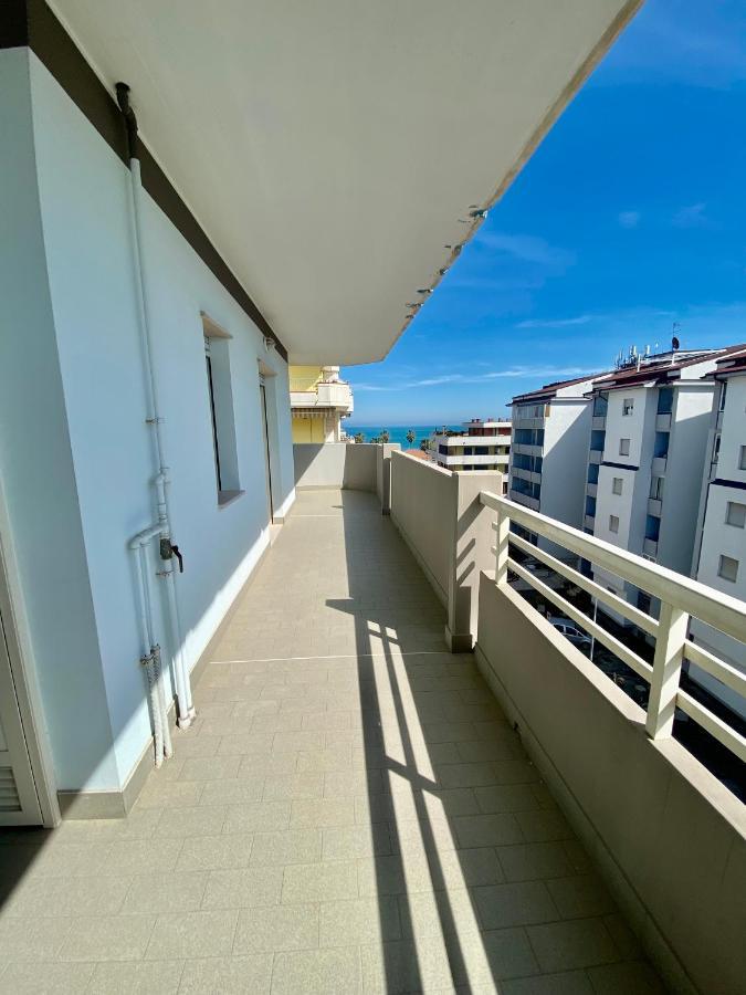 Vista Mare Con E Piscina Apartment