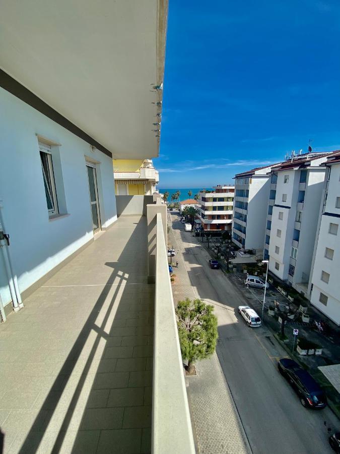 Vista Mare Con E Piscina *